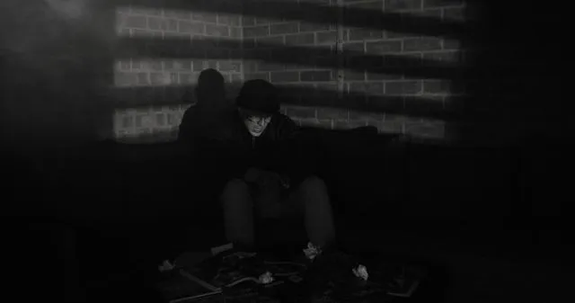 Weirdoe - HEADSHOTS - still1