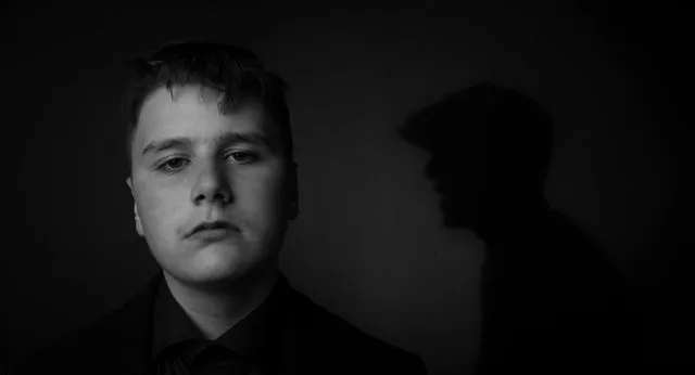 Weirdoe - JAMES - still3