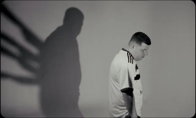 Nevmore - Mirrors - still2